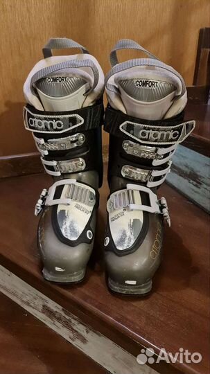 Горнолыжные ботинки женские atomic