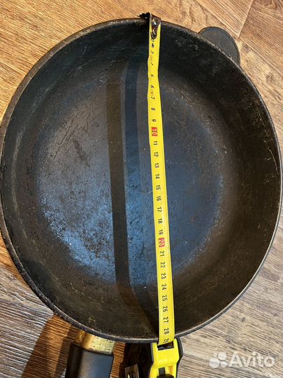 Чугунная сковорода