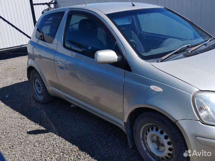 Toyota Vitz 1.0 AT, 2002, битый, 250 000 км