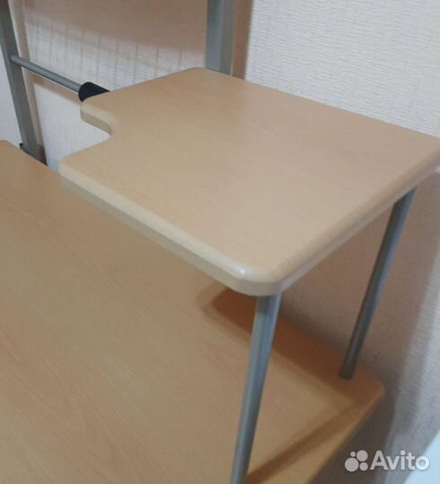 Компьютерный письменный стол