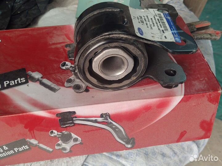 Сайлентблок переднего рычага Форд Фокус 2