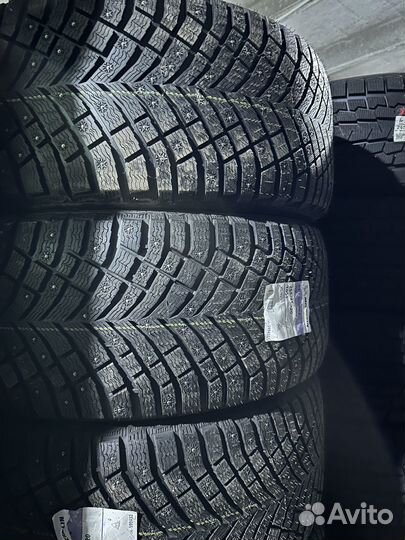 Michelin X-Ice North 4 SUV 255/45 R20 105T