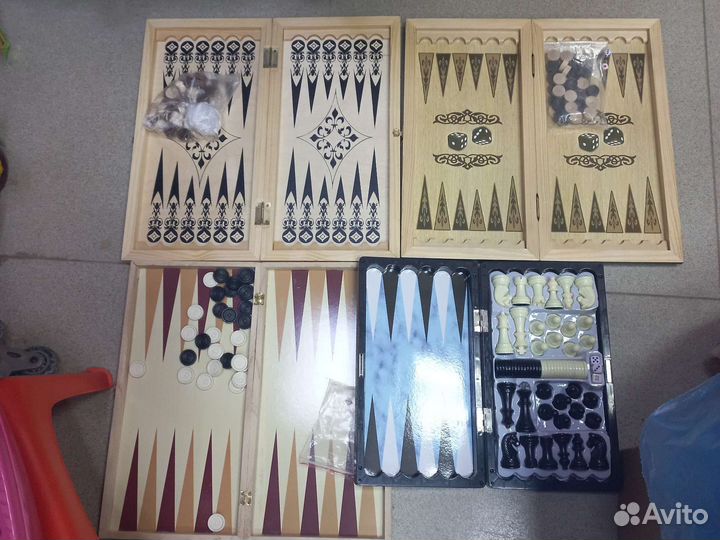 Игры настольные. Нарды, шахматы