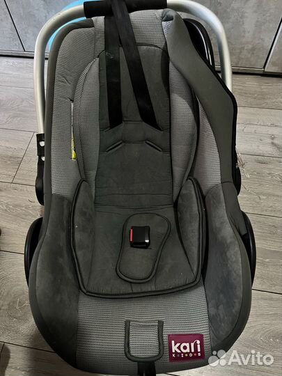 Детские кресло на машине