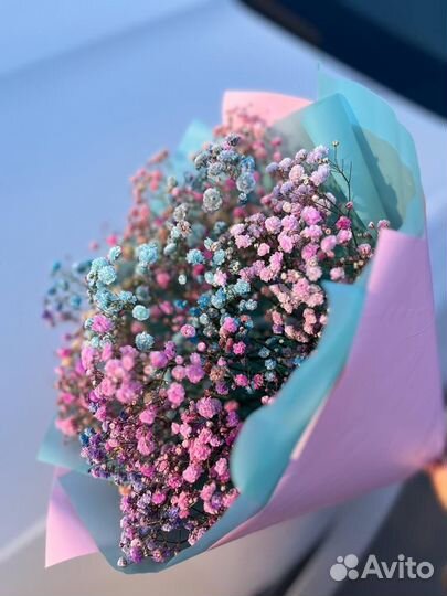 Букет из радужной гипсофилы