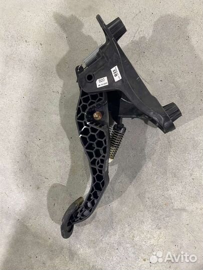 Педаль сцепления Renault Arkana