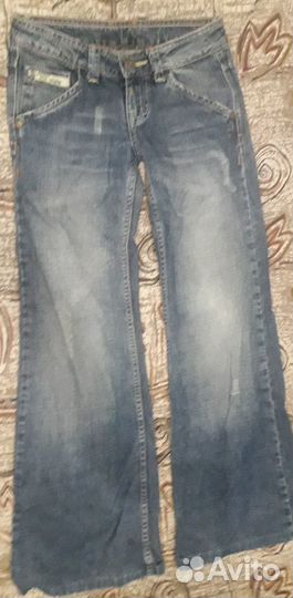 Джинсы Bershka клеш