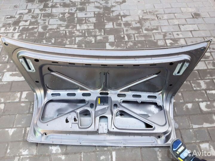 Крышка багажника приоры