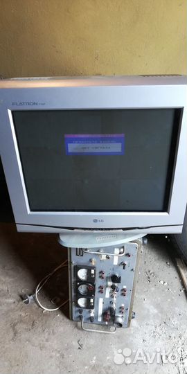 Монитор с электронно-лучевой трубкой 17-тидюймовый