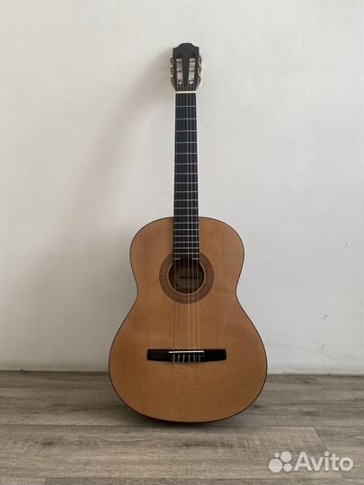 Гитара hohner hc 06, чехол,каподастр,камертон