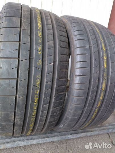 Pirelli P Zero PZ4 245/30 R20 90Y