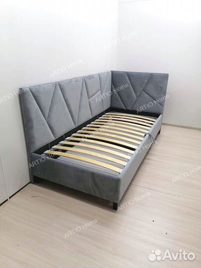 Мягкая кровать с подъемным механизмом