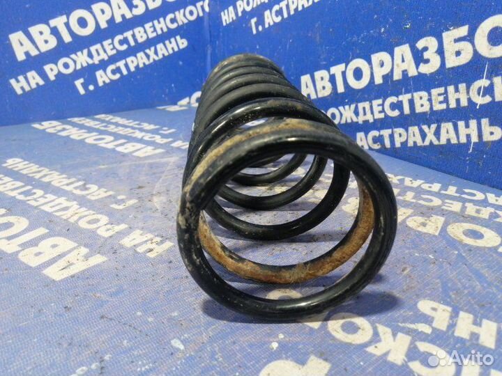 Задняя пружина Ford Focus 1 седан 2003
