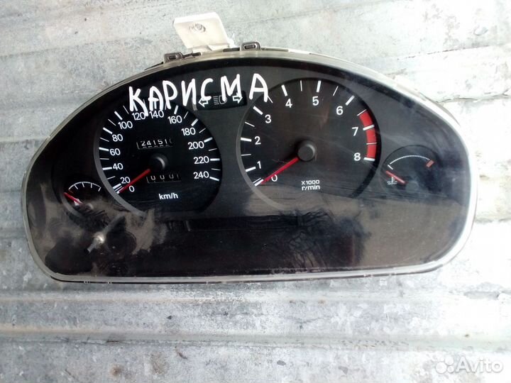 Щиток приборов Mitsubishi Carisma 1.8 MT 95-99