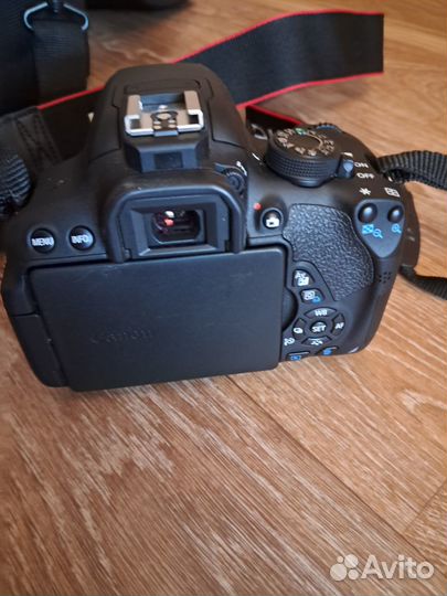 Зеркальный фотоаппарат canon 700d
