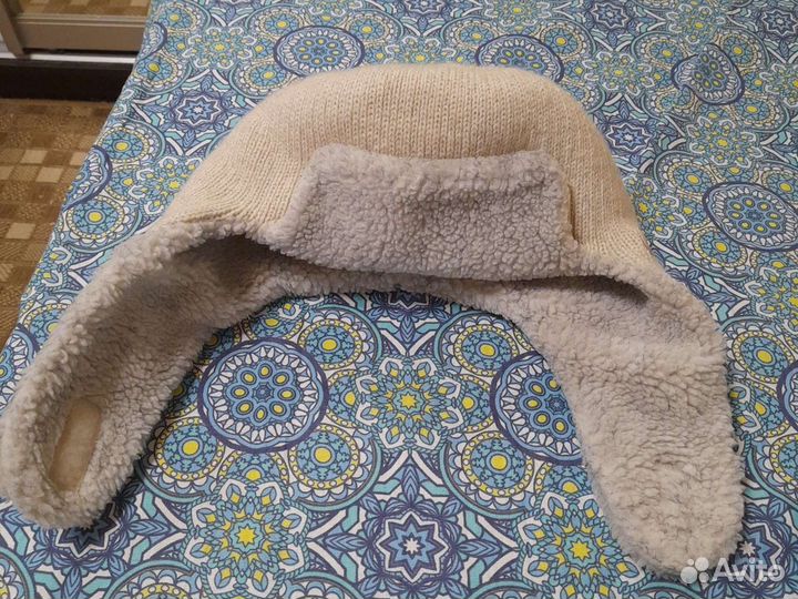 Шапки разные в отличном состоянии,цены разные