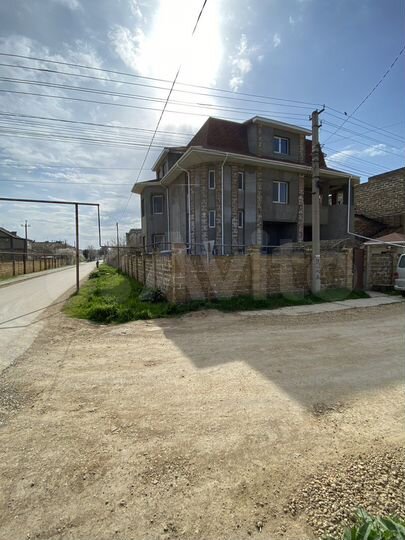 Дом 595 м² на участке 8,4 сот.