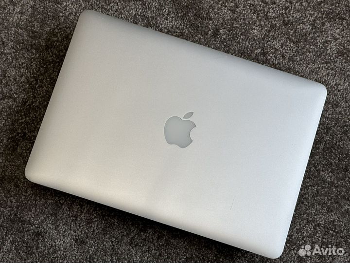 MacBook Air 13 2014 4/128gb. АКБ 1 цикл