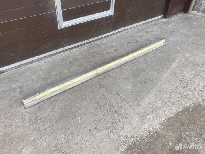 Боковая стойка полуприцепа рефрижератора Krone