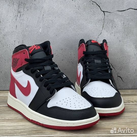 Nike Air Jordan 1 Retro High Track Red кроссовки