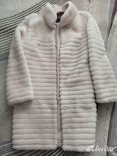 Продам шубу мутон и шапку из эко меха