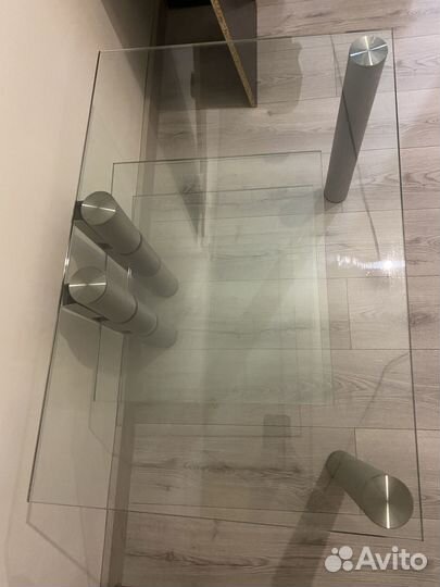 Столик под телевизор