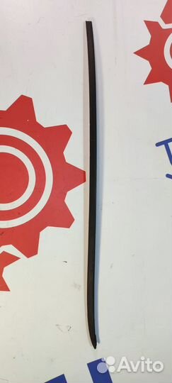 Молдинг лобового стекла Volkswagen Passat