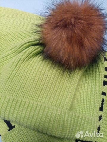 Шапка с натуральным помпоном женская