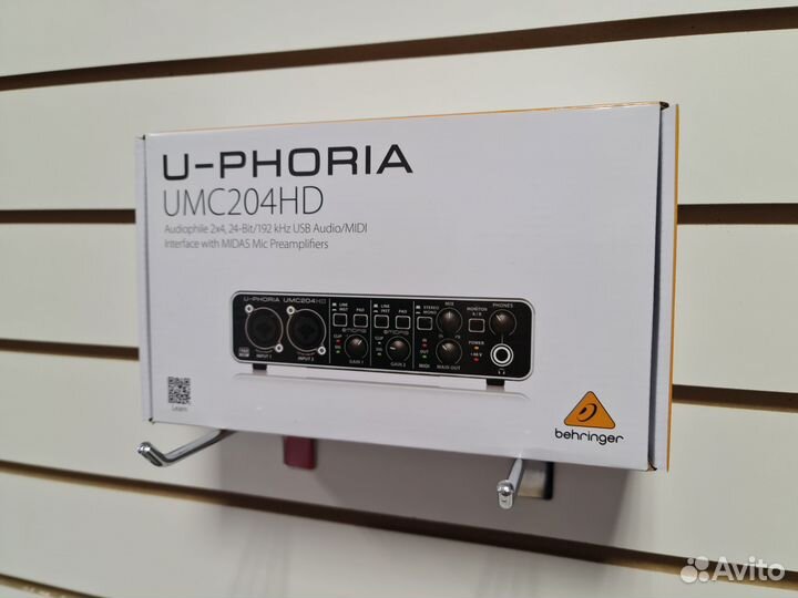 Behringer UMC204HD звуковая карточка