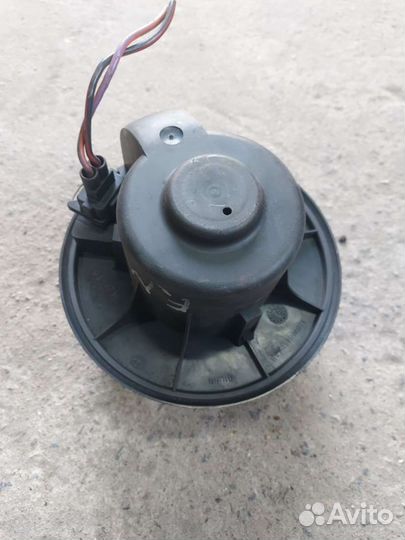 Моторчик печки Ford Mondeo 2 93BW18515AB