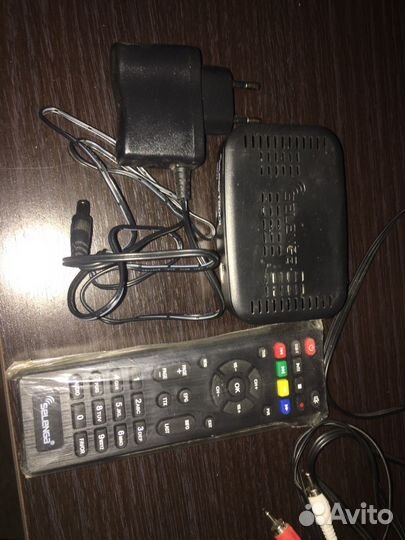 Цифровая тв приставка 20 каналов selenga T20DI