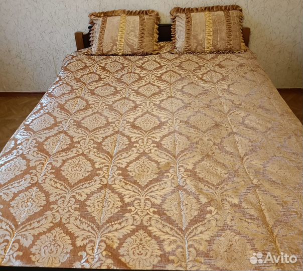 Покрывало на кровать стеганое