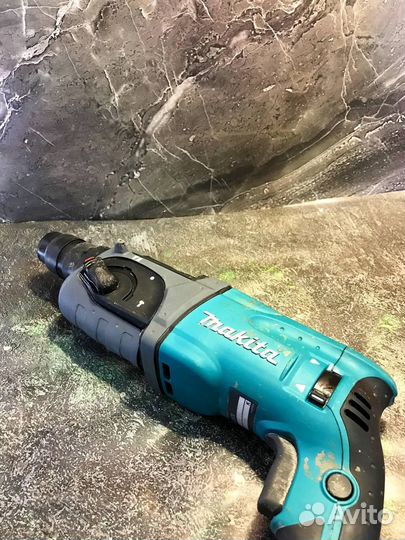 Перфоратор Makita HR2470