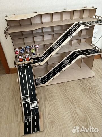 Парковка для машинок деревянная