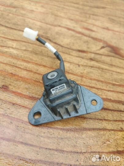 Камера заднего вида Toyota Prius 2 NHW20 2010