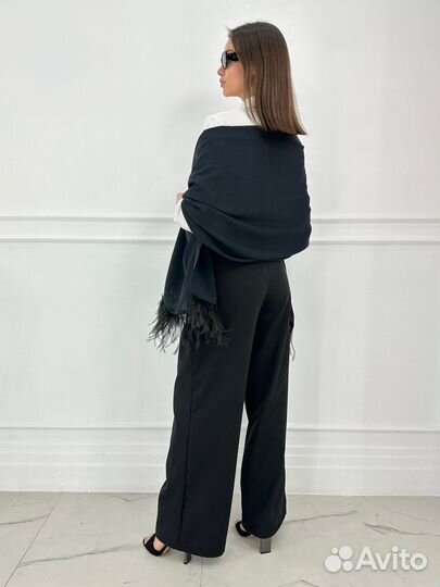 Палантин платок шаль с перьями черный