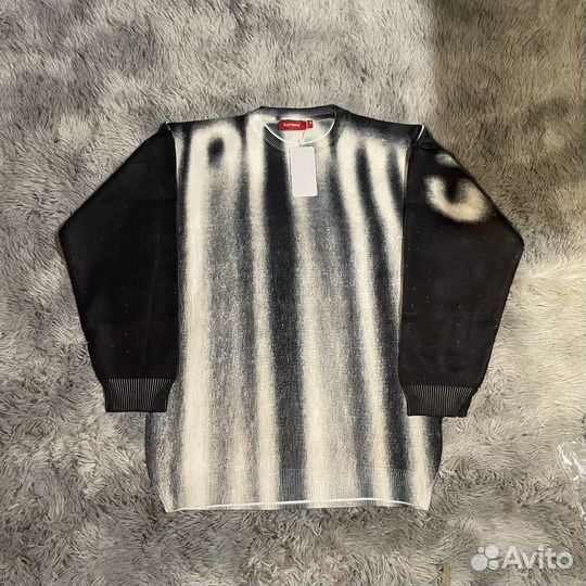 Свитер supreme blurred logo