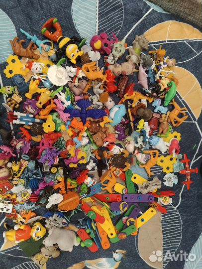 Пакет игрушек Киндер сюрприз +мелкие другие