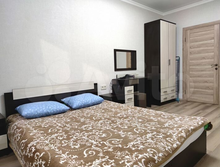 2-к. квартира, 61 м², 1/2 эт.