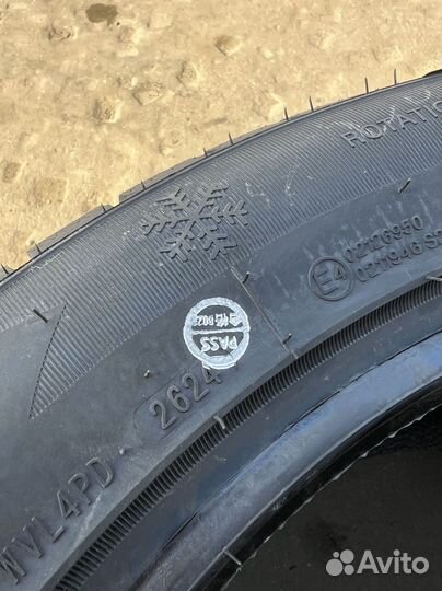 Sonix WinterXPro 999 275/40 R21 128U