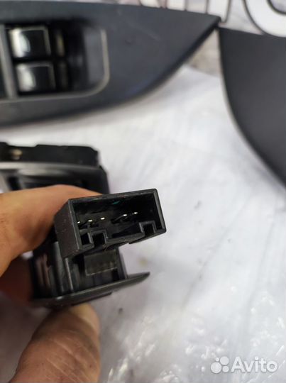 Блок кнопок стеклоподъёмников FAW V5