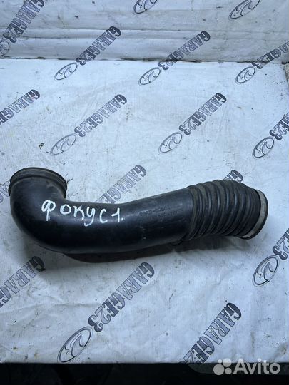 Патрубок воздушного фильтра Ford Focus 1