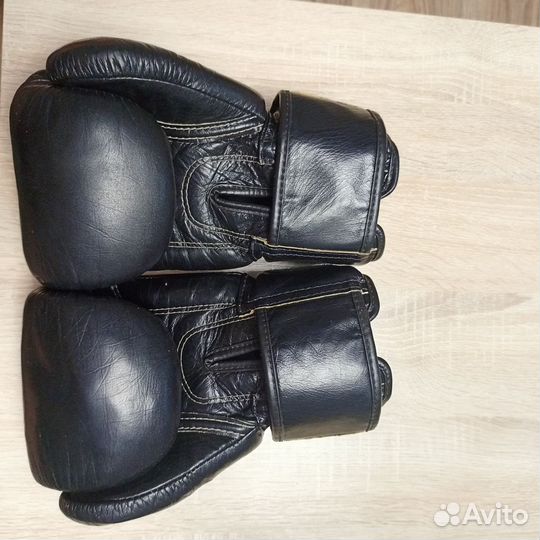 Боксерские перчатки 16 унций