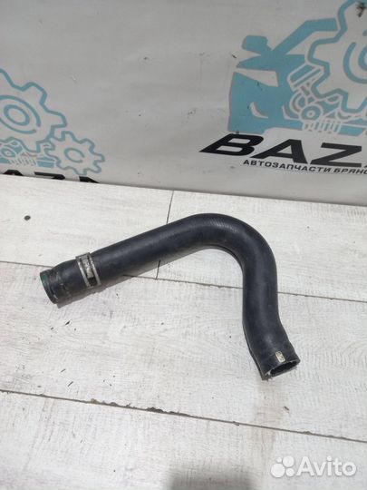 Патрубок системы охлаждения Mitsubishi Pajero 4