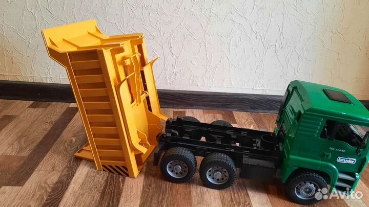 Детский грузовик