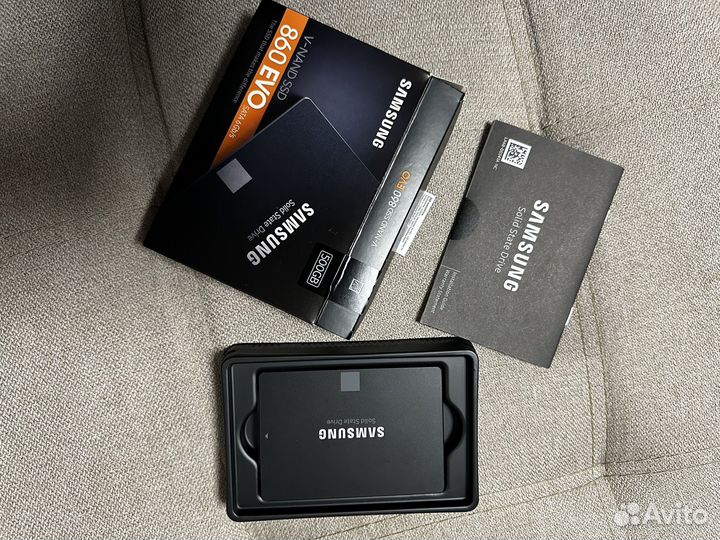 SSD накопитель Samsung 860 EVO