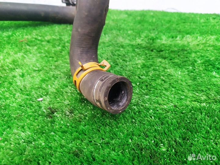 Патрубок системы охлаждения Renault Scenic