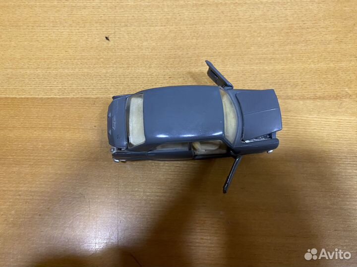 Модель авто 1:43 innocenti morris IM3 СССР
