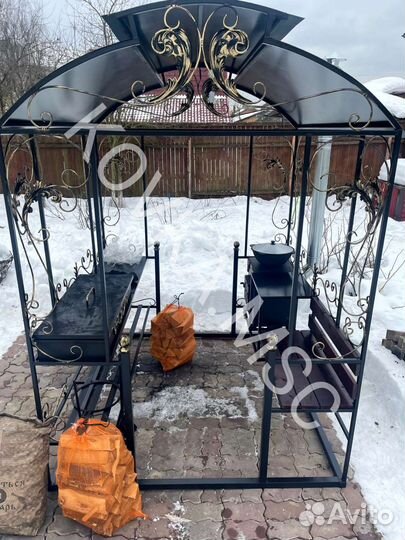 Беседка с мангалом