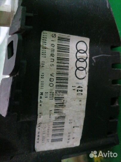 Щиток панель приборов Audi A8 2.0 1990